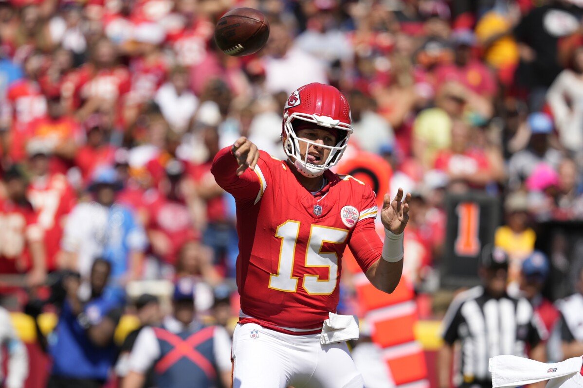 Mahomes và Chiefs đang tìm kiếm một danh hiệu AFC West khác và một Super Bowl 3-peat chưa từng có